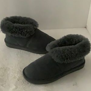 Bearpaw womens fur lined slippers, grey